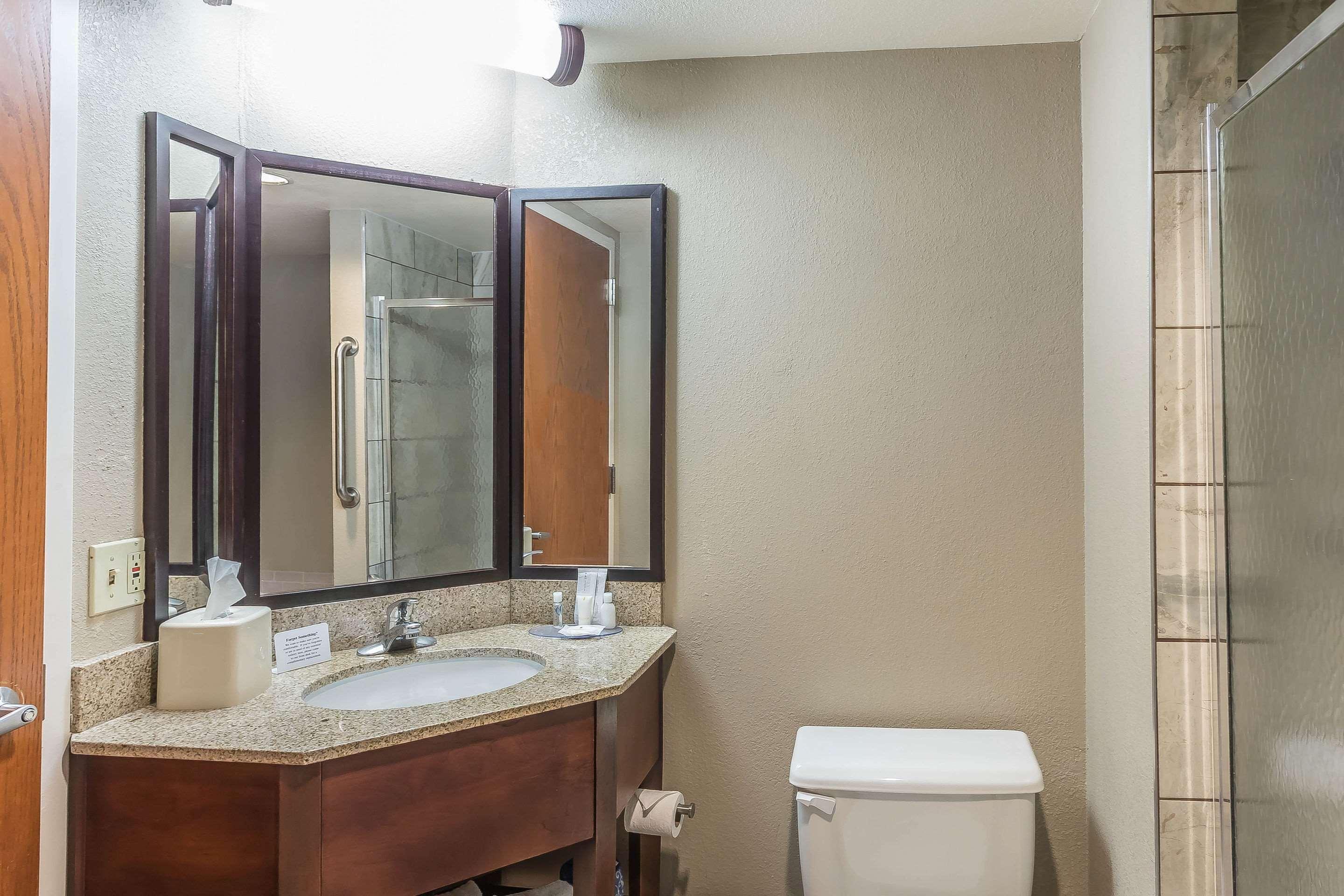 Comfort Sw I-80 Inn