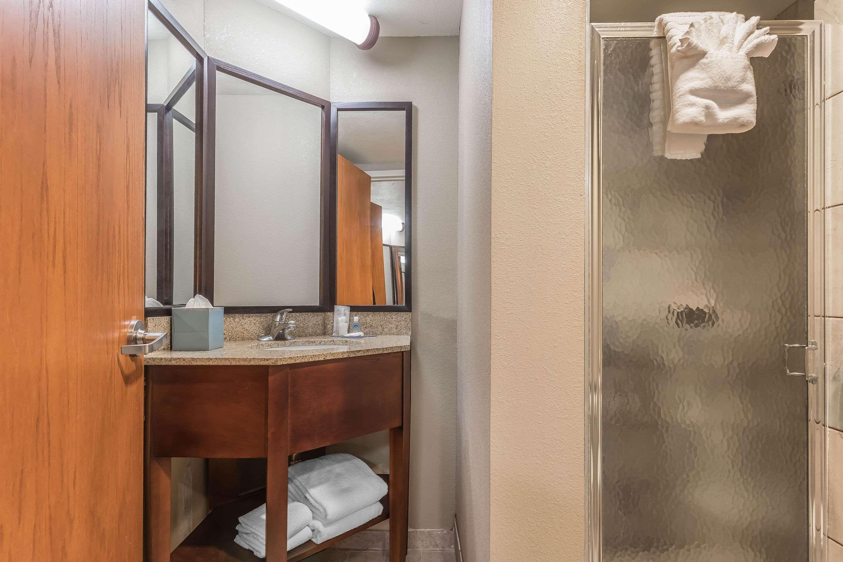 Comfort Sw I-80 Inn